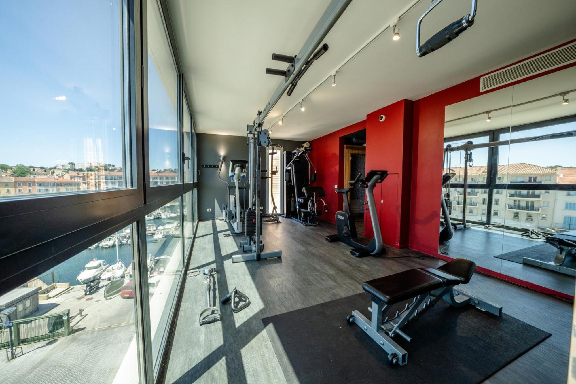 Hotel Mercure Toulon לה סיין סור-מר מראה חיצוני תמונה